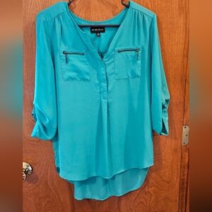 Women's dress shirt size M